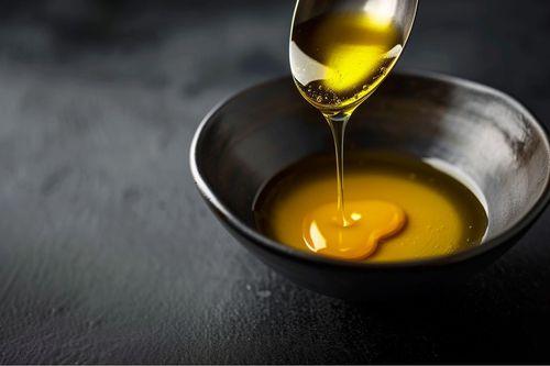 ¿Caduca el aceite de oliva? Cómo conservarlo para preservar sus propiedades
