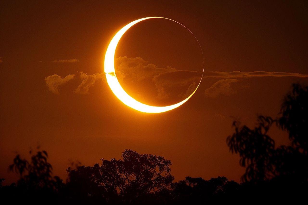 Eclipse de sol en Estados Unidos. Codigo2 Studios