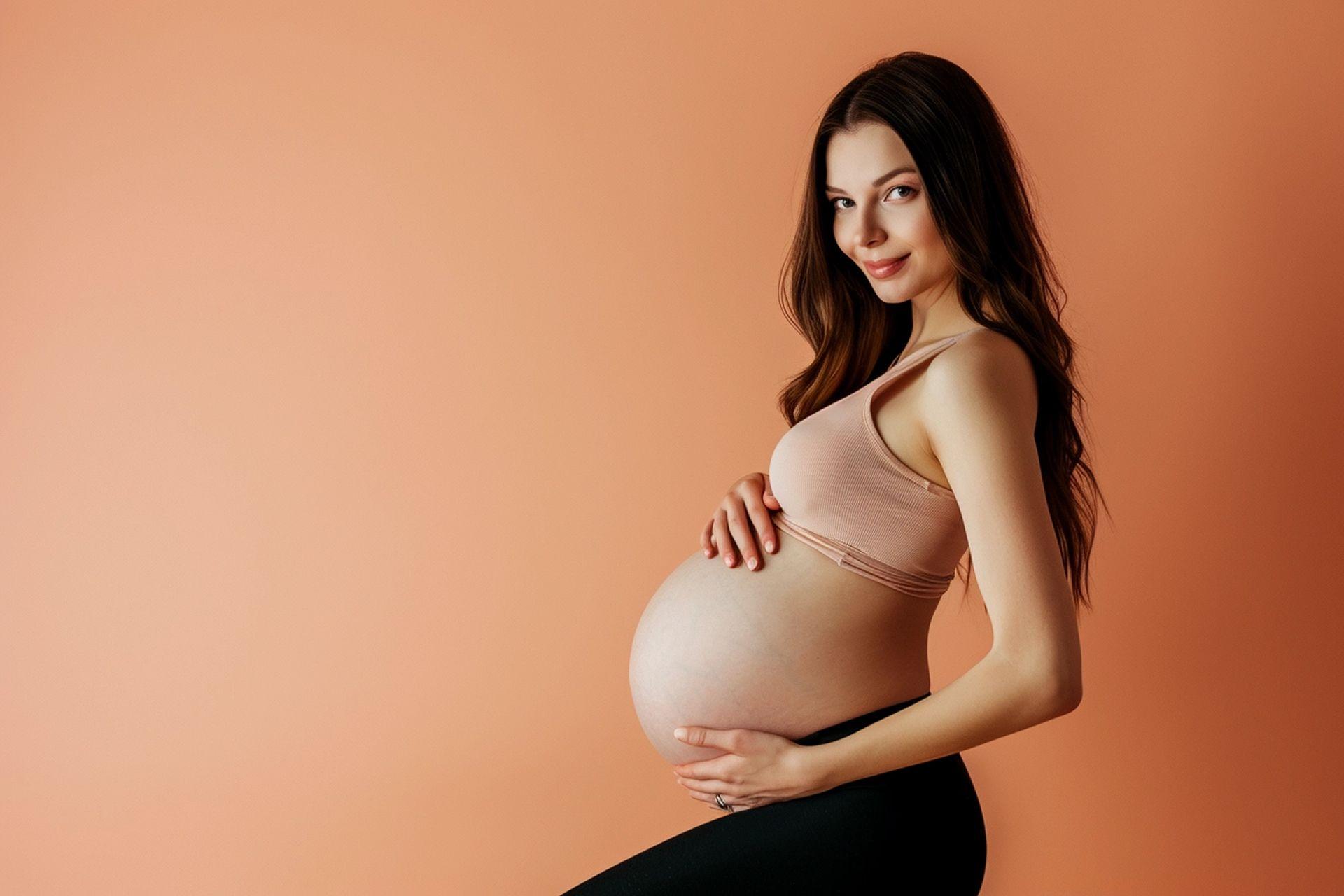 Mujer embarazada con gestación avanzada. Codigo2 Studios