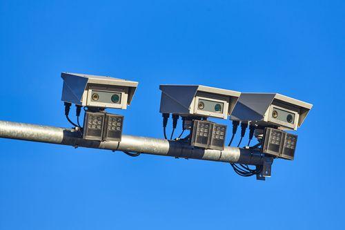 La DGT aclara las situaciones en que un radar no te puede multar a pesar de superar la velocidad indicada en las señales